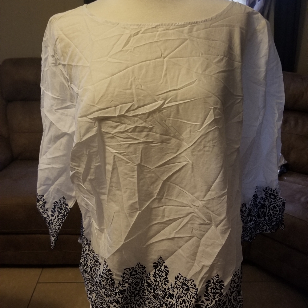 White with blue trim blouse. 0X. Liz Claiborne